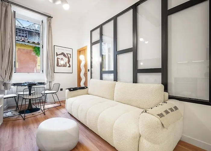 Beautiful Apartment, Old Nice